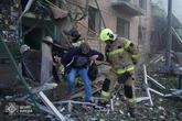 Pioggia di fuoco sull’Ucraina, maxi attacco russo su Kiev e l’ovest. Camporini: “Putin ha campo libero”