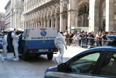 De Maria suicida lanciandosi dal Duomo, terrore in piazza: “Un botto tremendo, pensavo qualcuno stesse sparando”