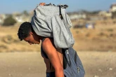 Gaza, il cooperante: “Scenario post-atomico, come spettri in fuga verso il nulla”