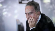 Emilio Fede è in gravi condizioni: il leggendario volto del Tg4 lotta contro il tempo a 94 anni