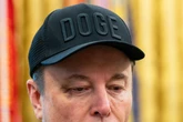 Musk da Trump con un occhio nero: “Me lo ha fatto mio figlio di 5 anni”. E il tycoon scherza su Macron: “Niente che si avvicini alla Francia”
