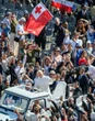 Bagno di folla sulla papamobile: "Leone ha una forte carica umana"