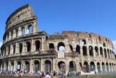 Maxi rissa davanti al Colosseo: grave un 17enne accoltellato. Trenta le persone coinvolte