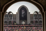 L’addio all’ayatollah dal pugno di ferro. Vendetta e lacrime per Khamenei