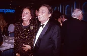 Gli amici e gli amori di Emilio Fede: “Berlusconi? Un fratello. Mia moglie sempre con me. Con Enza Sampò un colpo di fulmine”