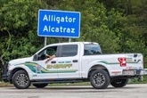Alligator Alcatraz deve chiudere entro 60 giorni: il carcere voluto da Trump danneggia l’ambiente