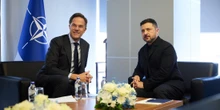 Trump: “Deluso dalla Nato”. Lodi solo a Erdogan: è il più leale. Zelensky: con noi Alleanza più forte
