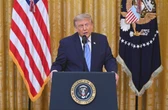 Le mani (avanti) sul midterm. Trump accusa la Cina di interferenze. “Rubati milioni di dati, rischio brogli”