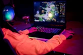 Elon Musk rilancia la sfida dell’intelligenza artificiale: xAI punta sui videogiochi