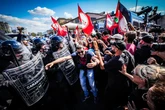 Sciopero generale per la Flotilla, cortei in 100 città e disordini. Scontro sulle cifre, la Cgil: “Due milioni in piazza”. Il governo: no, massimo 500mila