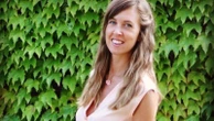 Sara morta nell’incidente a Mykonos, due persone fermate. Il driver, l’altra auto che invade la corsia, gli alcol test negativi: le indagini
