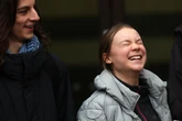 Greta Thunberg innamorata? Le foto con Chris Kebbon e quell’abbraccio in aeroporto