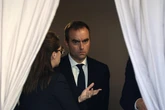 Francia nel caos, Macron e Governo: missione disperata. E torna lo spettro del voto