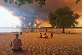 Incendi senza precedenti in Francia e Spagna: quasi 270mila evacuati. Minacciata Bordeaux, un morto a Valencia