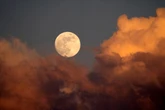 Luna piena di ottobre 2025: ecco perché sarà una Superluna. Dove, come e quando osservarla