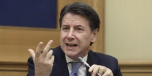 Spiraglio di Conte su Ricci: "Non c’è una condanna". Ma De Luca striglia il Pd