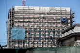 Caporalato per costruire il consolato Usa a Milano: il manager turco resta in carcere e non risponde al gip