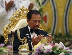 Il sultano del Brunei è esaurito. Ricoverato in Malesia: "Affaticato dal vertice Asean"