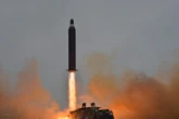 La Corea del Nord sfida l’Onu: missili balistici lanciati a pochi giorni dalla visita di Trump a Seul