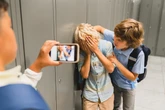 Bullismo a scuola: come riconoscerlo, difendersi e superarlo. Cosa dice la legge