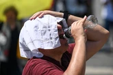 Caldo record, finalmente la svolta: ecco quando finisce. Ma è subito allarme temporali. Pregliasco: “Cosa fare e dove non ripararsi”