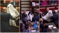 Premier time alla Camera, il deputato Magi fa irruzione vestito da fantasma: espulso