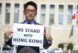 Hong Kong, annullati i passaporti di sei attivisti democratici: taglie da 1 milione di euro