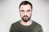 Vita da Chef Rubio (ora nel mirino dell’Antiterrorismo): dal rugby alla tv, la Palestina e la denuncia di Liliana Segre