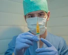 Процес вакцинації в Україні оцінюють на "двійку" - опитування