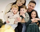 Мірошниченки влаштували першу різдвяну фотосесію з трьома дітьми