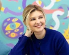 Темно-синій светр і лаконічні сережки: Зеленська показалась на зустрічі в розкішному образі