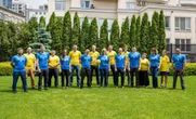 "Слава Україні! Героям слава!" - посольство США одягнули футболки української збірної