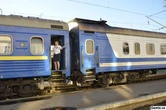 Укрзалізниця почала продавати квитки на полиці для постілі в плацкартах