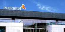 Eukaltel repartirá mañana un dividendo de 30 millones de euros en plena opa de MasMóvil 