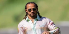 Hamilton no puede celebrar su renovación con la pole