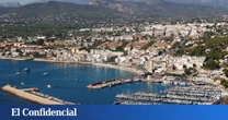 Las calas de Jávea llenas de barcos sin los amarres que protegen el fondo: "El mar es un desastre"