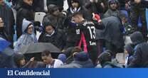 Angustia en la grada del Leganés-Getafe: David Soria y Miguel se cuelan entre los aficionados para atender a un aficionado