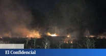 Un incendio en Puerto Real (Cádiz) provoca desalojos y cortes en la autopista AP-4