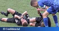 La última locura de Vardy: el árbitro cae al suelo lesionado y el delantero le roba el silbato