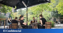 No hay dinero para irse de vacaciones, pero sí para cubatas: España se alcoholiza en verano