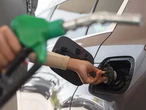Quanto spenderemo in benzina e diesel per le vacanze? Italia tra i Paesi più cari