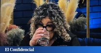 No sabe donde meterse cuando 'First Dates' le propone un juego pasional con un soltero que la horroriza