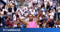 Nueva York se rinde al showman Alcaraz, que arrasa a Rinderknech para alcanzar los cuartos