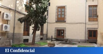 La misteriosa calle de Madrid que oculta una plaza-jardín protegida como patrimonio histórico: un pasadizo secreto que lleva cerrado al público desde 1829