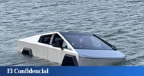 Arroja su Tesla Cybertruck a un lago y, sin quererlo, demuestra que Elon Musk estaba equivocado