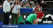 Nuevo susto de Djokovic en Shanghái tras torcerse el tobillo ante Munar: tuvo que ser atendido
