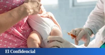 El aviso de la Comunidad de Madrid a los padres con bebés de menos de 6 meses sobre esta vacuna (y que muchos no saben)