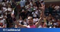 Carlos Alcaraz supera un susto en la rodilla y arrasa a Darteri en Nueva York (6-2, 6-4 y 6-0)