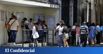Colas en América para hacerse español antes de octubre: "Ahora hay más prisa que nunca"