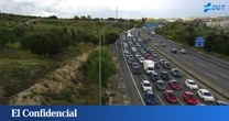 Día negro para Puente: 9 kilómetros de atascos en la M-40 tras caer unas planchas en los túneles de El Pardo